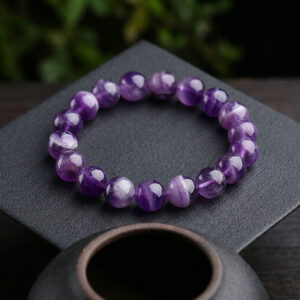 The Calm Observer: Natural Amethyst Stress-Relief Bracelet