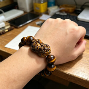 The Executive’s Guardian: Tiger's Eye PiXiu Focus Bracelet