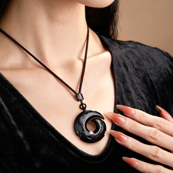 主图4 The Fortune Spinner: Obsidian Lucky Cycle Pendant