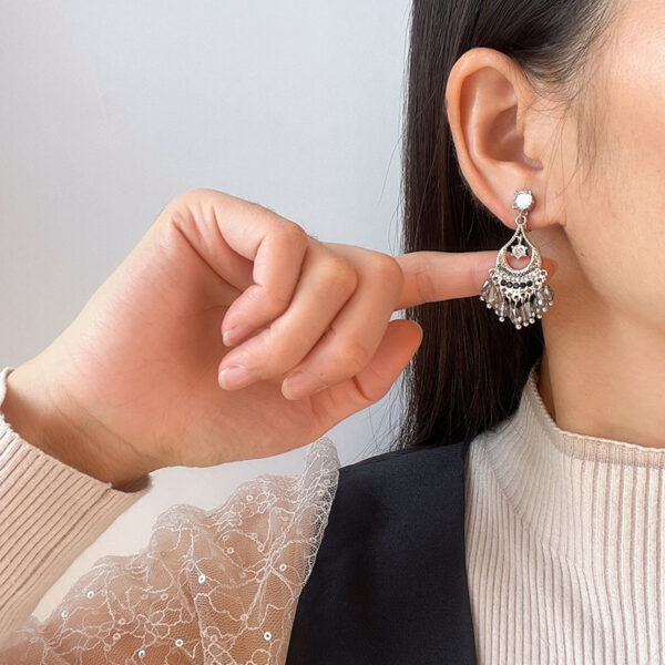 主图-4 The Calm Boho: Grey Crystal Tassel Earrings